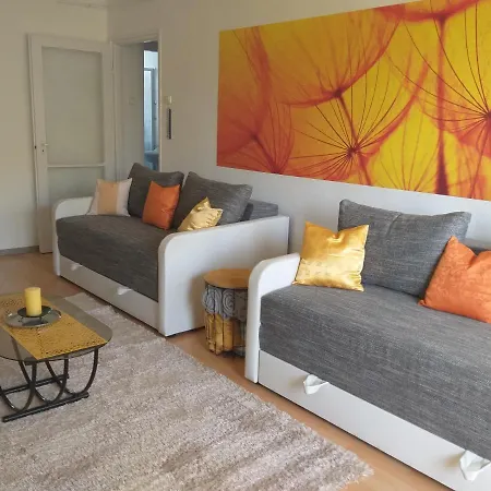 Simon Apartment